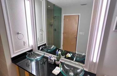 Elegant Condo - European Charm - Foto 13