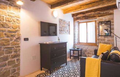 Lovely Apartment In Oprtalj With Wifi - Foto 1