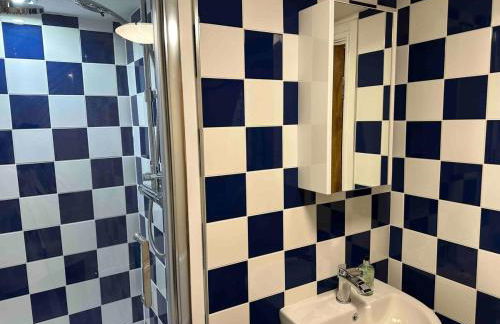 Character 3 Bed Cottage, Close to Waters edge, Parking - Foto 22