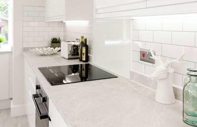 Stunning Townhouse with Large Garden - Photo 19