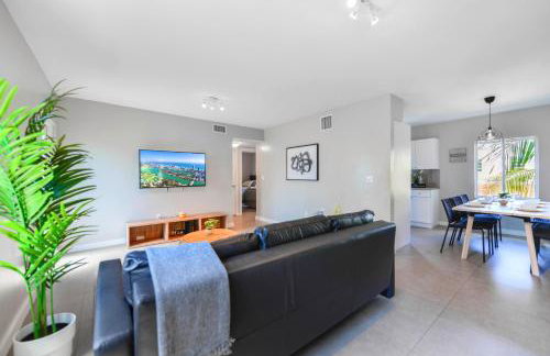 Comfy & Spacious Duplex w Top Amenities! - Foto 1