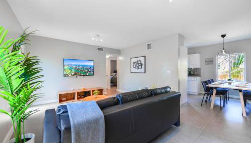 Comfy & Spacious Duplex w Top Amenities! - Foto 1