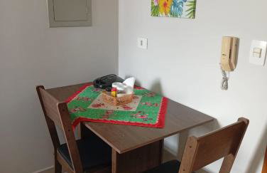 Apartamento 06 na zona 7 - Foto 2