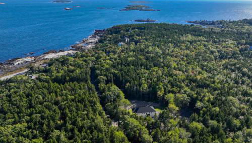 2 Mi to Grimes Cove! 2-Story Unit on 3 Acres - Foto 2