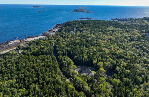 2 Mi to Grimes Cove! 2-Story Unit on 3 Acres - Foto 2