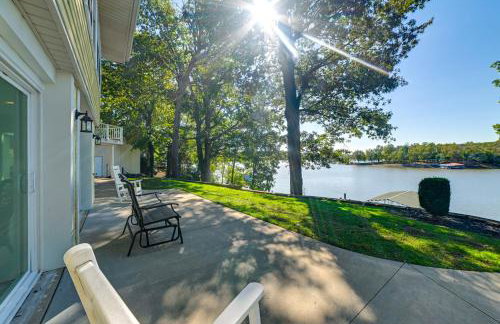 Spacious Kentucky Lake Escape with Dock and Views - Foto 32