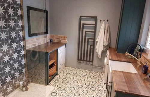 Countryside Retreat with Hot Tub - Photo 13