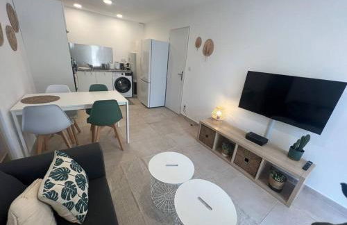 La Glycine - Parking gratuit - AC CLIM - Cour privé - - Foto 2