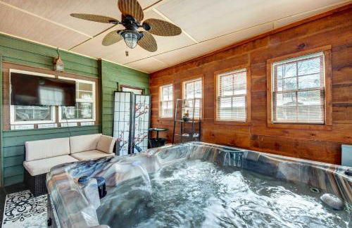 Cleveland Cabin with Private Hot Tub about 7 Mi to Helen - Foto 2