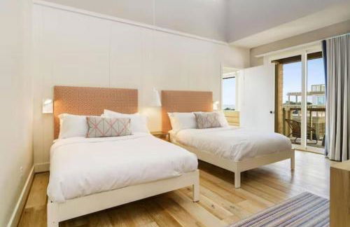 New Modern Waterfront Home w Saltwater Pool - Foto 18