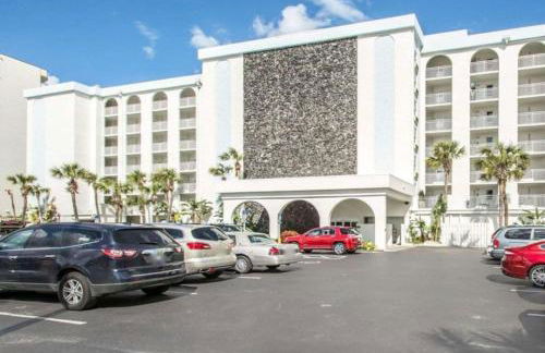 Have family fun in the sun at Daytona Beach in this resort 2BD condo - Foto 1