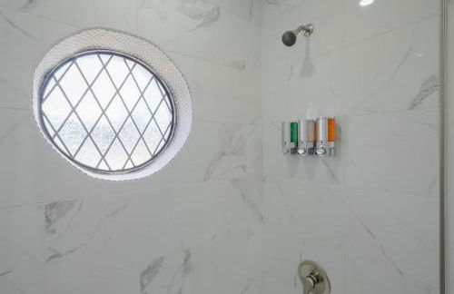 Vibrant Spacious Home w Private Pool and Jacuzzi - Foto 29