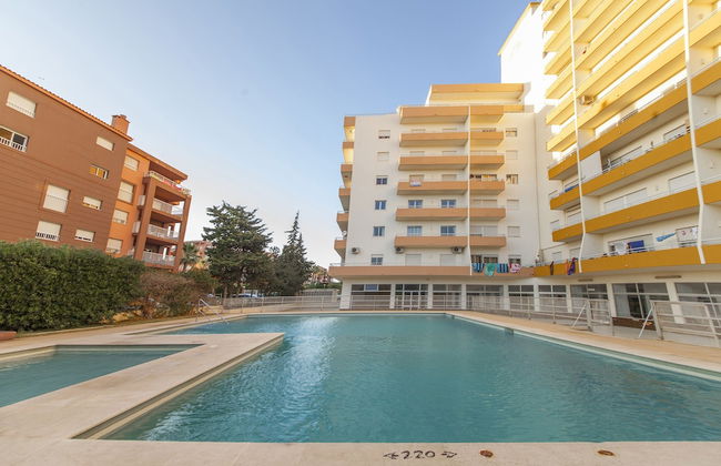 B43 - Spotless Seaview Apartment - Photo 18