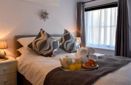 Garden View Apartment - Photo 7