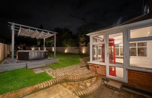 Luxury 3 bed Retreat with Hot tub - Foto 28