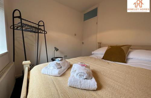 Large Home - Free Parking-WiFi By Hinkley Homes Short Lets & Serviced Accommodation - Foto 43
