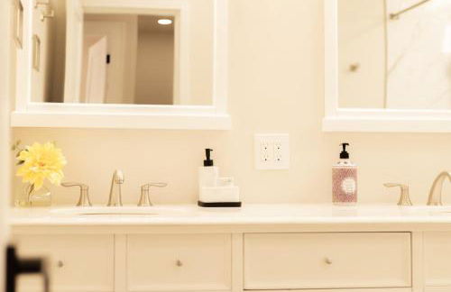 Work, Rest and Gather - Spacious 3BR with Modern Charm - Foto 38