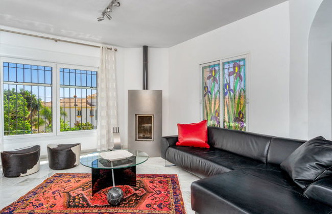 3 bedroom House in Benalmádena with private pool and garden - Photo 3