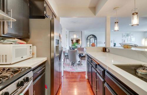 Granada Hills Condo with Community Pool and Workspace - Foto 6