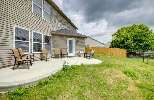 Camby Home with 3 Living Areas and Community Pool! - Foto 16