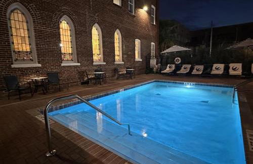 Memory - Adorable 1 BR Apt with Heated Pool - Photo 23