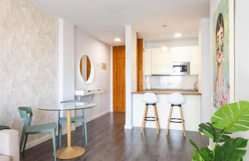 Home2Book Cozy Urban Retreat with Balcony - Foto 12