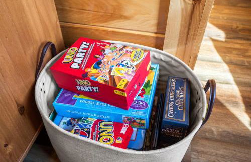 Indoor Pvt Pool, Pkyway, 44, HotTub, BBQ, King - Photo 33