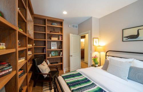 Lake Effect Lodge 3 min from Laketown Beach! - Foto 14