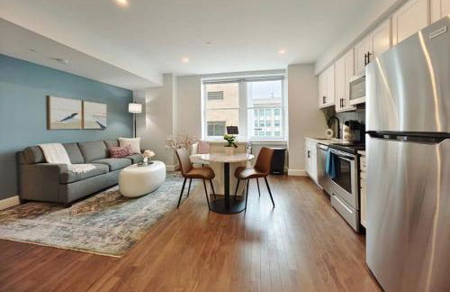 Fun Cozy 1 Br King Apts - 1 25 Mile Walk to TIAA Bnk Fld - Foto 1