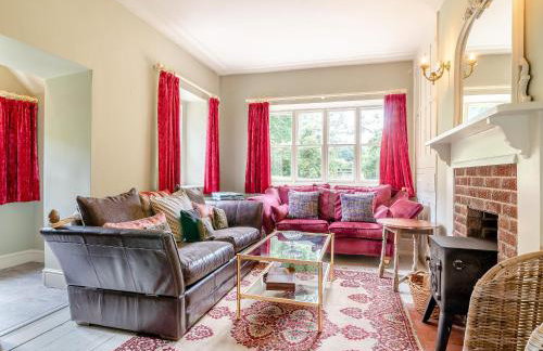 Court Cottage - Photo 2