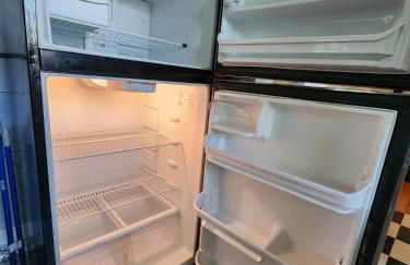 Cozy Vintage Bungalow @Mills50 District - Photo 17