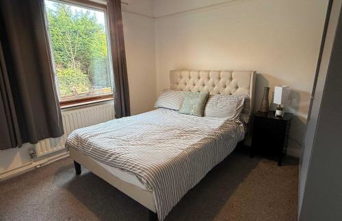 Large 4 Bed with Parking - Foto 15