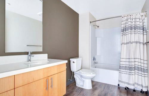 Downtown Bellevue 1BR w Lounge Gym nr Shops SEA-234 - Foto 11