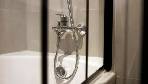 Ruhig - frisch renoviert - zentral - Foto 3