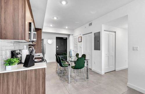 Gorgeous 3-Bed Retreat Mins from Bayside and Parking - Photo 2