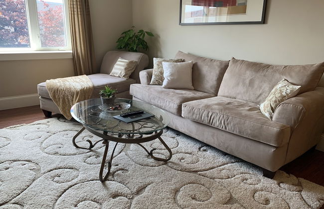 Legacy Suites - Photo 16