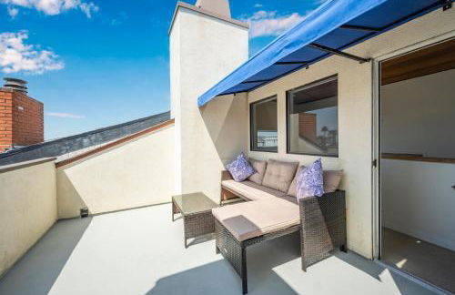 4 bedroom Home in Quiet Neighborhood near Beach - Photo 37