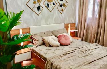 BOUTIQUE LUXURY City Center - Photo 3