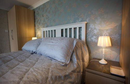 Highridge Apartment - Photo 6