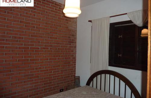 Linda casa em condomínio ecológico de alto padrão a 1h de SP, Terreno de 1500m2 com amplo gramado e piscina, WiFi para Home Office, Área gourmet com churrasqueira, forno de pizza e lareira aconchegante - Foto 17
