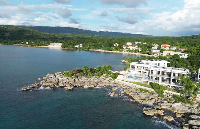 Santosha Whitehouse JM - 10 Bedroom Villa w Private Beach - Photo 56