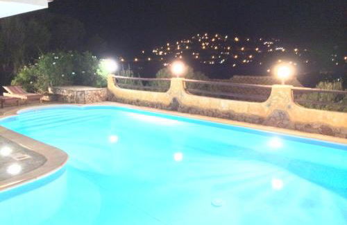 VILLA VITTORIA with LARGE PRIVATE HEATED SWIMMING POOL COMPLETE with HIDROMASSAGE FOR EXCLUSIVE USE , SEA and BEACH VIEW, 150 METERS FROM THE BEACH, POOL SURFACE 60 mq, POOL DEPTH 140 cm , FREE PARKING AND WIFI - Foto 10