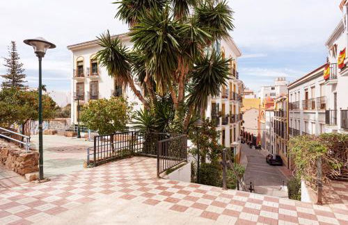 Piscina, patio privado y aparcamiento - Foto 25