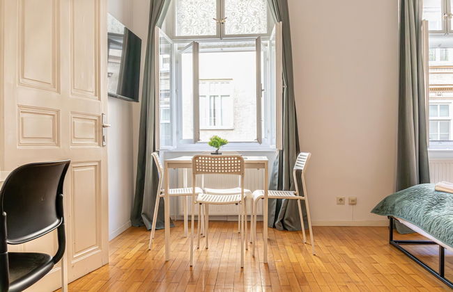 Friendly 2BR Apt- Near Rennweg - Foto 9