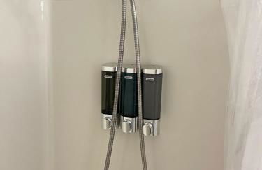 Destin-y 30A Beach Retreat Self Checkin - Huge Private Backyard Deck with Outdoor Shower - Foto 7