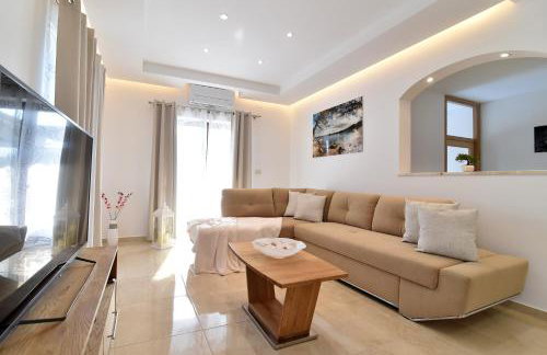 Villa Muskatel KRK -with heated covered pool - Photo 75