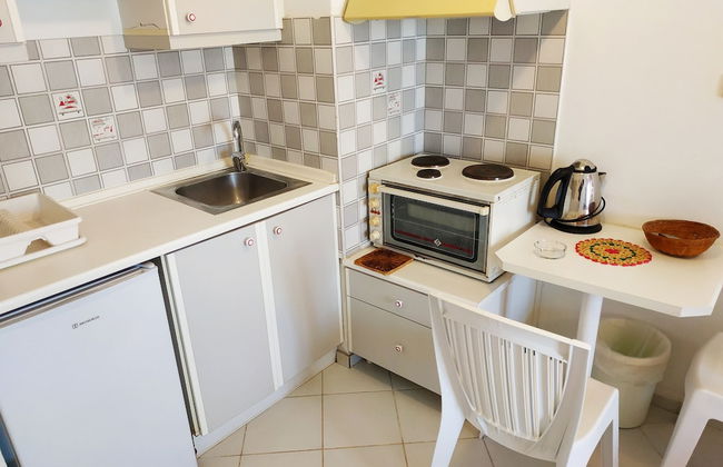 Renia Studios Standard Studio Overlooking the Swimming Pool - Foto 30