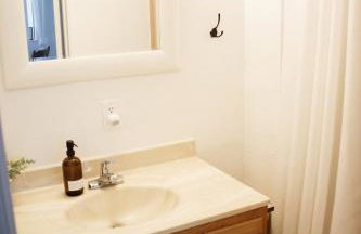 House-1 Bedroom, 1 Bath-Private, Centrally Located - Foto 12