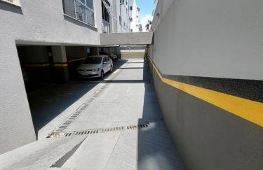 Excelente Apartamento a 1 quadra e meia do mar - Foto 13