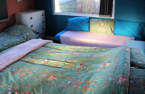 Redwood Lodge, Dee Valley Stays - cosy microlodge with detached private shower & WC - Photo 12